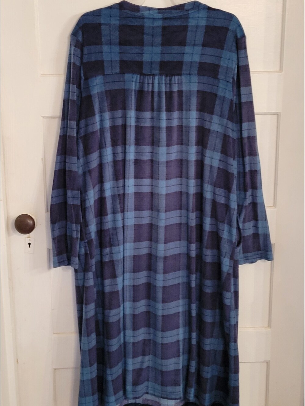 Aria Collections XL   Nightgown Size Med Velour Green/Blue Plaid Lounge Wear - Picture 8 of 9